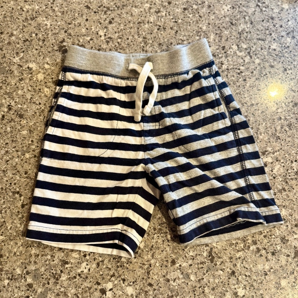 Baby Gap l Striped Navy and White Shorts l Boy’s Size: 2 Years